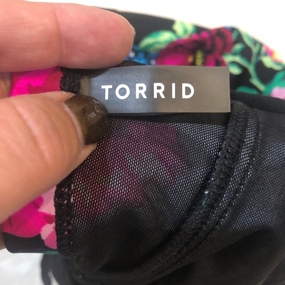 Torrid Black Floral Lattice Underwire Swim Bikini Top Plus Size 3 D/DD - Picture 5 of 7